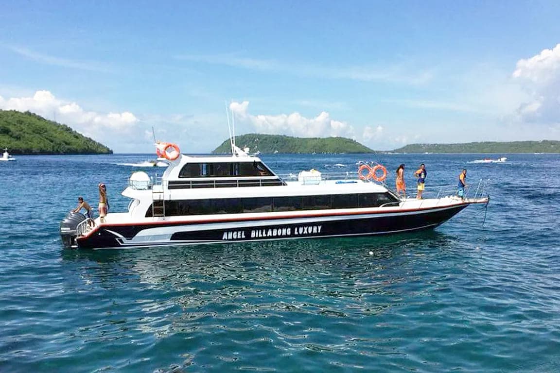 Private boat charter for snorkeling excursion around Nusa Penida